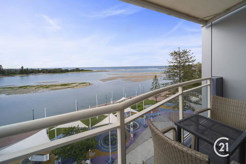 The Oaks Waterfront Resort, Unit 511 - Tourism Canberra 1