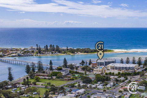 The Oaks Waterfront Resort,Unit 510 - Tourism Canberra 3
