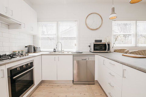 The Palms - Stylish, Modern And Cute As A Button - Tourism Canberra 3