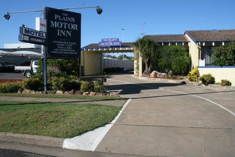 The Plains Motor Inn - Tourism Canberra 0