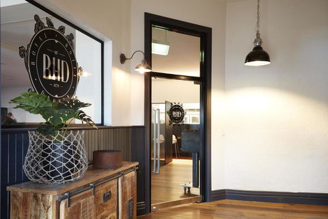 The Royal Hotel, Drouin - Tourism Canberra 0