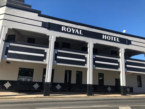 The Royal Hotel, Drouin - Tourism Canberra 1