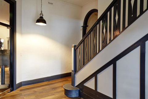 The Royal Hotel, Drouin - Tourism Canberra 2