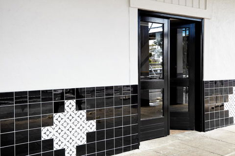 The Royal Hotel, Drouin - Tourism Canberra 3