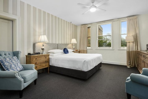 The Russell Hotel - Tourism Canberra 1