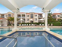 The Sands 2/20 Pacific Parade Opposite beach plus Air