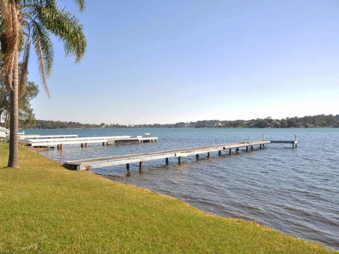 The Studio On The Lake @ Fishing Point, Lake Macquarie - Honestly Put The Line In And Catch Fish - Tourism Canberra 0