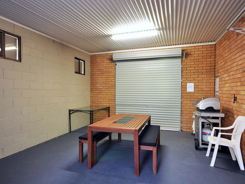 The Studio On The Lake @ Fishing Point, Lake Macquarie - Honestly Put The Line In And Catch Fish - Tourism Canberra 2