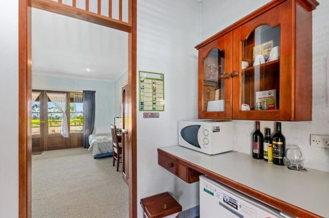 The Vineyard Motel - Tourism Canberra 1