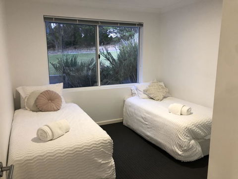 Three Bedroom, Two Bathroom Family Home - Tourism Canberra 3