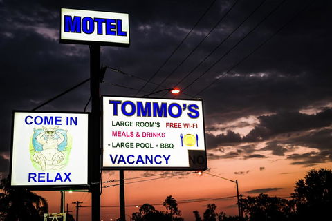 Tommo's Motor Lodge - Tourism Canberra 2