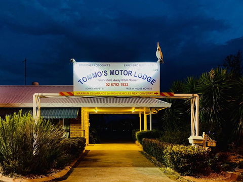 Tommo's Motor Lodge - Tourism Canberra 1