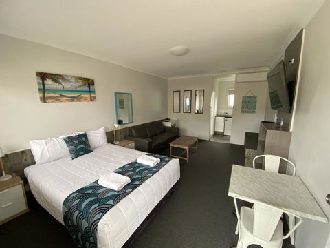 Top Of The Town Motor Inn - Tourism Canberra 0
