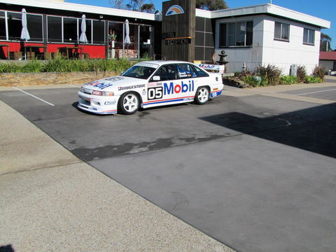 Top Of The Town Motor Inn - Tourism Canberra 3