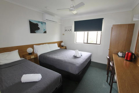Toreador Motel - Tourism Canberra 3