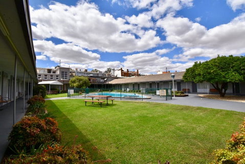 Townhouse Motel Cowra - Tourism Canberra 2