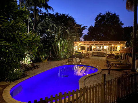 Treehouse On Plantation - Tourism Canberra 1