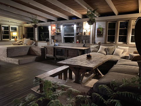 Treehouse On Plantation - Tourism Canberra 2