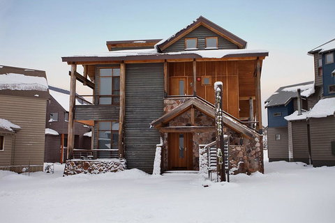 Triggerplant 1-DPA - Tourism Canberra 0