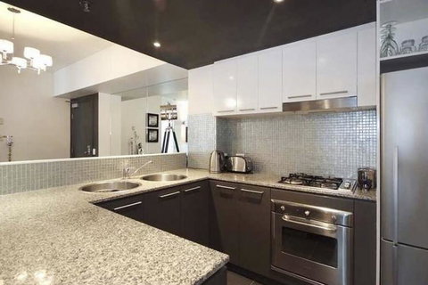 Trilogy On The Esplanade. Room With A View! - Tourism Canberra 2