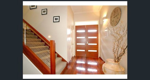 Twelve Apostles Beach House B&B - Tourism Canberra 3