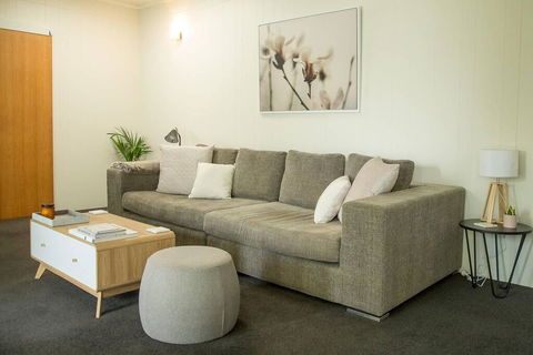 Two Bedroom Gem, Short Drive To MONA - Tourism Canberra 2