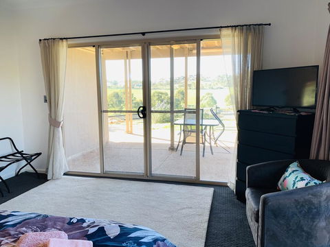 Two Dams Estate - Retreat & Relax - Tourism Canberra 1