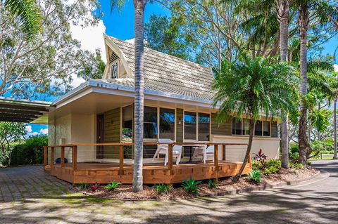 Ultiqa Village Resort - Tourism Canberra 0