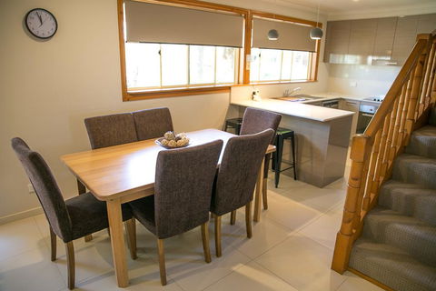 Ultiqa Village Resort - Tourism Canberra 3