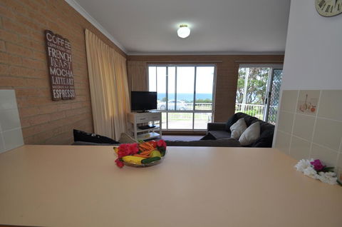 Unit 1, Countess Court - Tourism Canberra 3