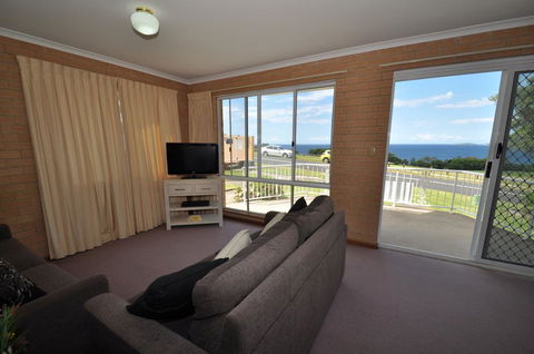 Unit 1, Countess Court - Tourism Canberra 0