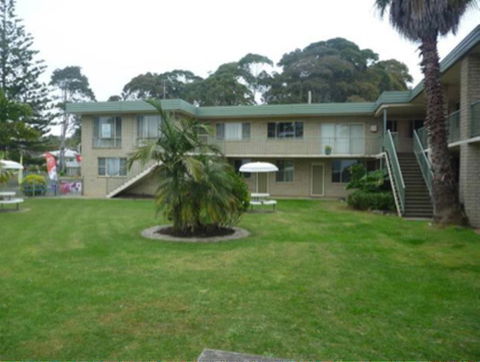 Unit 2 Breakaway Lodge - Tourism Canberra 1