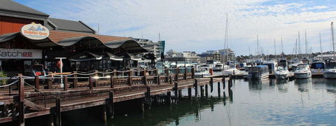 Venetian Canal 1 Bedroom Apartment - Tourism Canberra 1