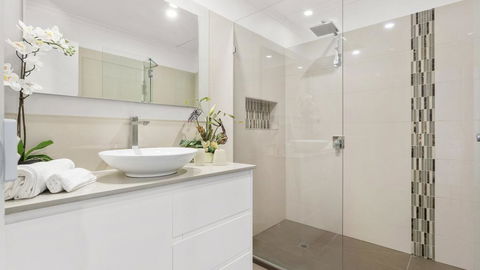 VIEWS AT MCCRAE..... - Tourism Canberra 0