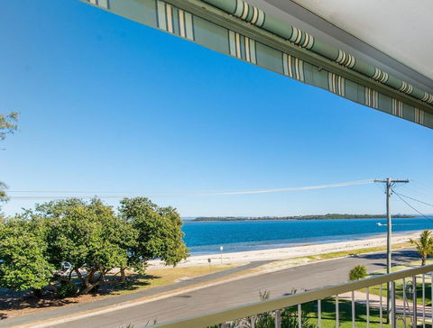 VIEWS VIEWS VIEWS! Front Top Floor Waterfront Unit - Chnook Apartments South Esp, Bongaree - Tourism Canberra 0