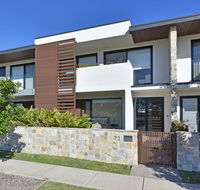 Villa Catania Waterside at Trinity Point - Tourism Canberra