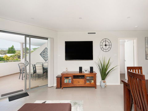 Villa Serene @ Fingal Bay - Tourism Canberra 0