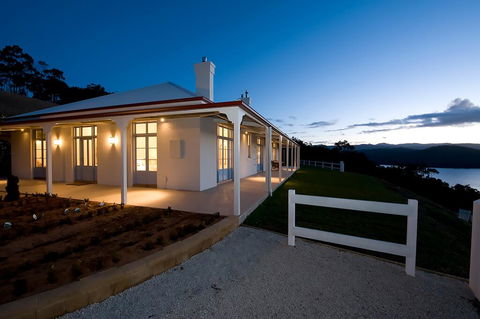 Villa Talia Tasmania - Tourism Canberra 2