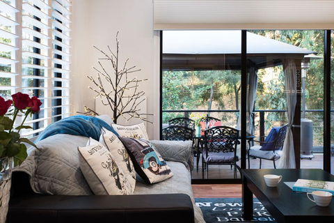 Villa Vanzetta - Tourism Canberra 0