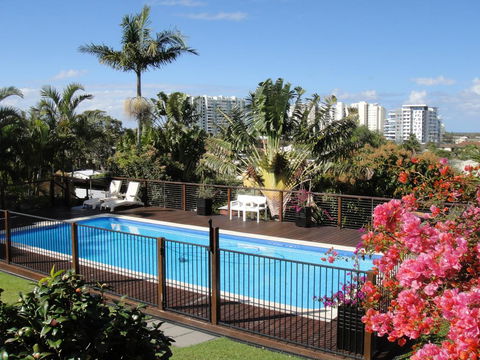Villa With Views & Pool - Tourism Canberra 0