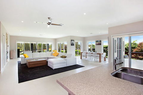 Vista One - Tourism Canberra 1