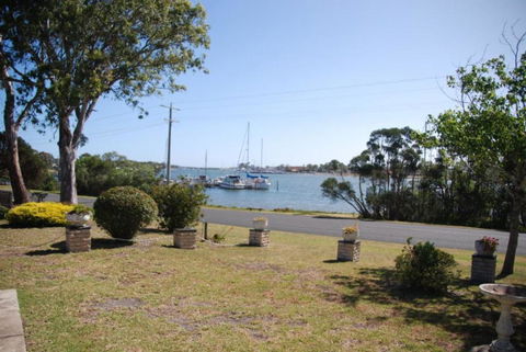 Vista-Del-Lago - Tourism Canberra 0