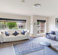 Walling-Clifton Gardens - backing onto golf course - Tourism Canberra