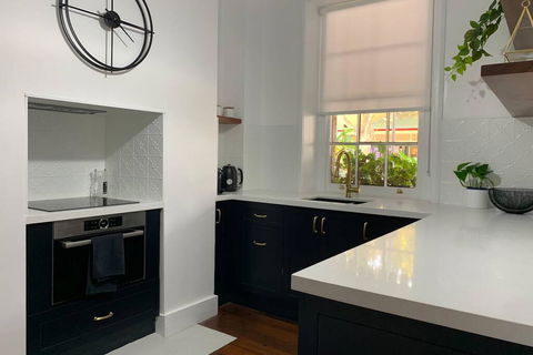 Warders Cottage: Iconic Cottage In The Heart Of Freo - Tourism Canberra 3