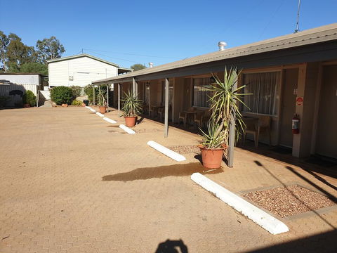 Warrego Motel - Tourism Canberra 1