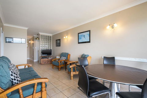 Waterfront Unit, Unit 3 - Tourism Canberra 3