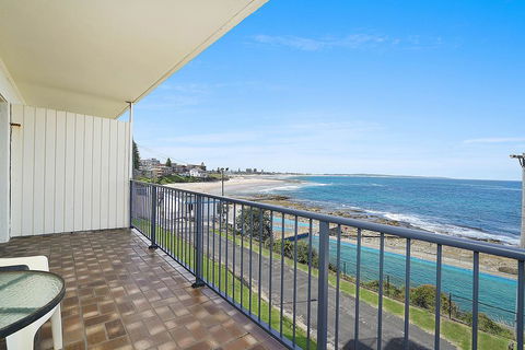 Waterfront Unit, Unit 3 - Tourism Canberra 1