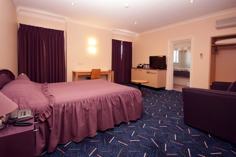 Mitchell River Tavern - Tourism Canberra 0