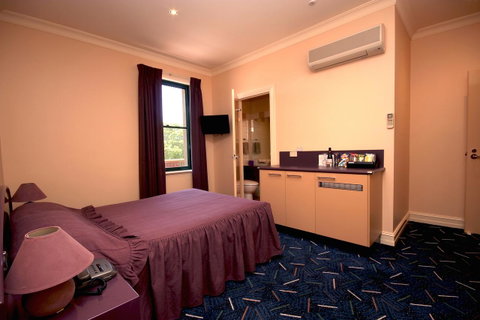 Mitchell River Tavern - Tourism Canberra 21