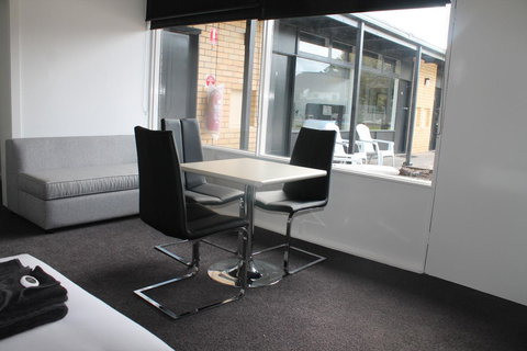 Rochester Motel - Tourism Canberra 8